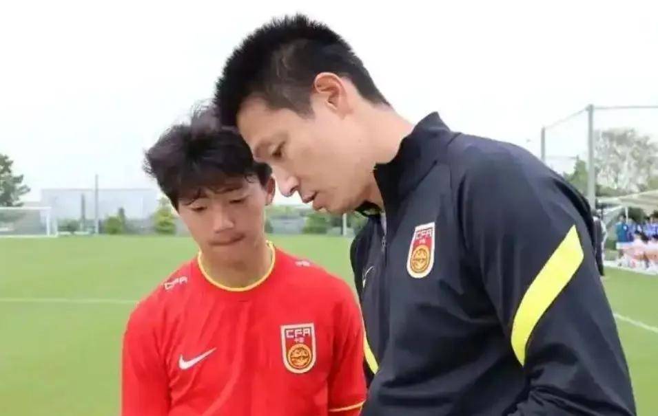 开云体育注册-中国球员留洋青训成长故事合集