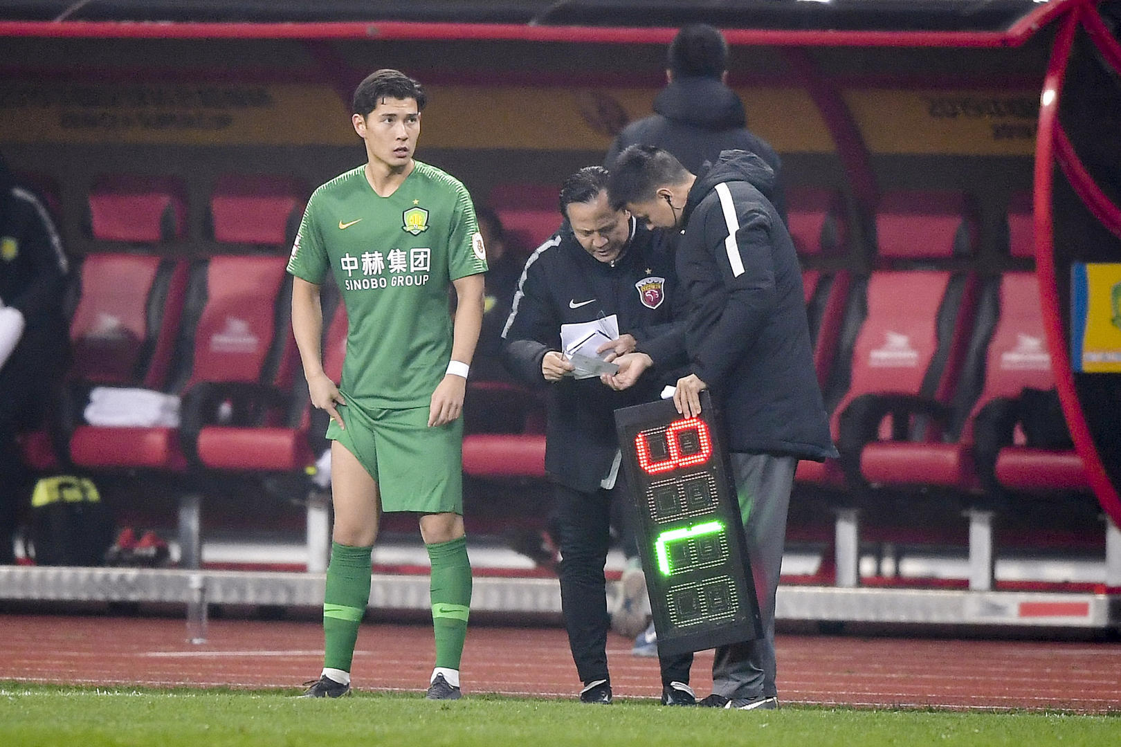 包含国足门将问题再引争议的词条 包含国足门将问题再引争议的词条