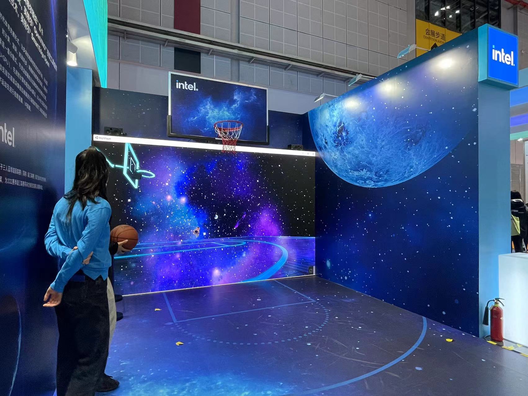 元宇宙电竞馆落地上海,VR观赛成新趋势的简单介绍 元宇宙电竞馆落地上海,VR观赛成新趋势的简单介绍