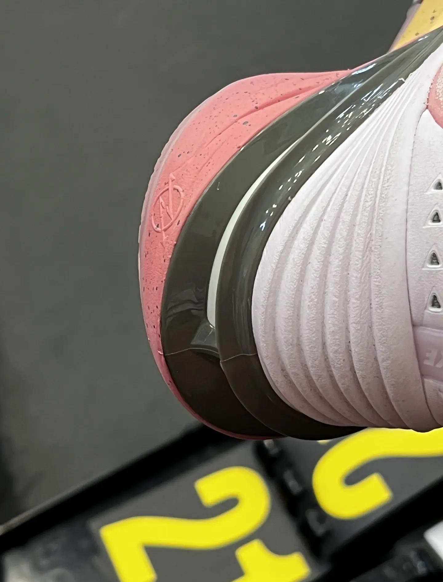 开云体育入口-球员球鞋PK：国产装备vs国际大牌的简单介绍