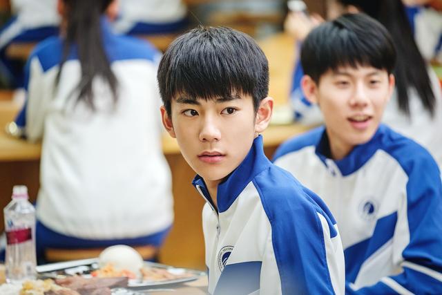 《新星登场!盘点2025年最具潜力的电竞新人》的简单介绍 《新星登场!盘点2025年最具潜力的电竞新人》的简单介绍