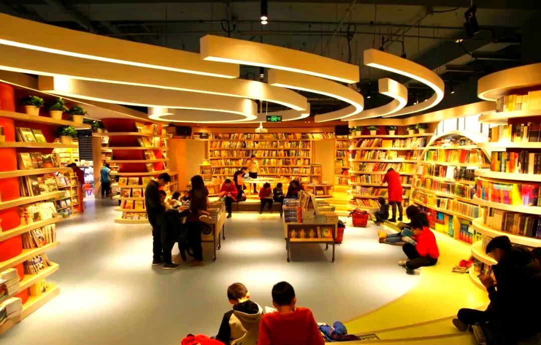 -体育主题书店走红，运动+阅读新模式