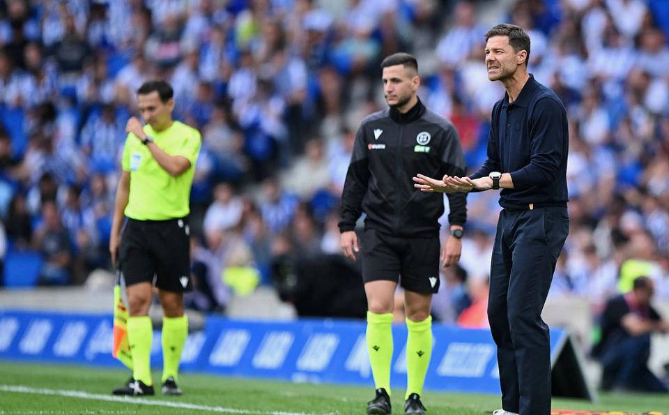 西甲裁判风波：为何争议判罚频发？