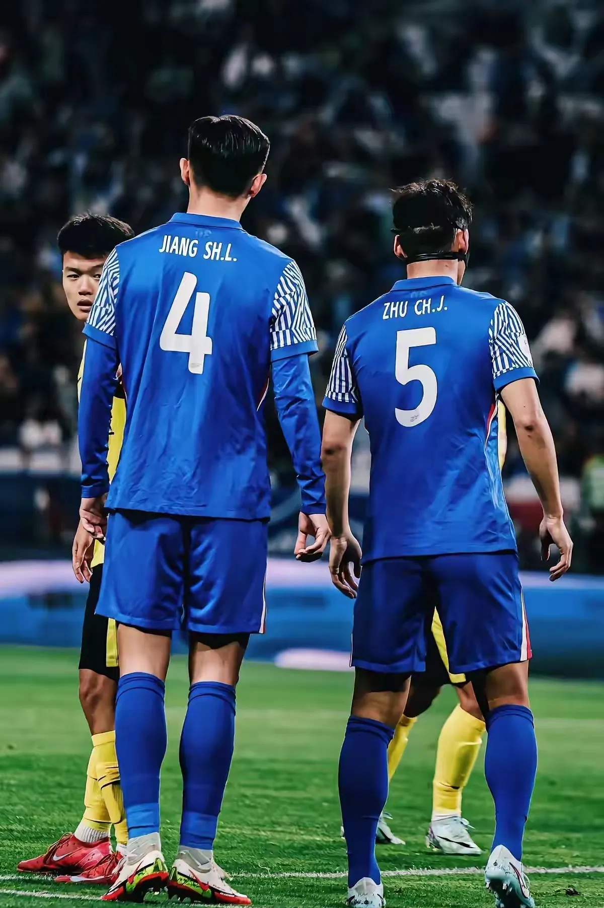 “中超的新赛季重点事件,谁会成为最受关注的球队?” “中超的新赛季重点事件,谁会成为最受关注的球队?”