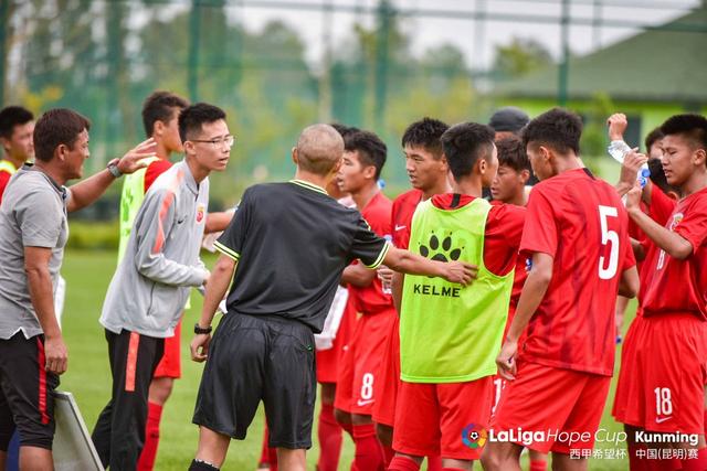 青训教练待遇是否配得上他们的付出？