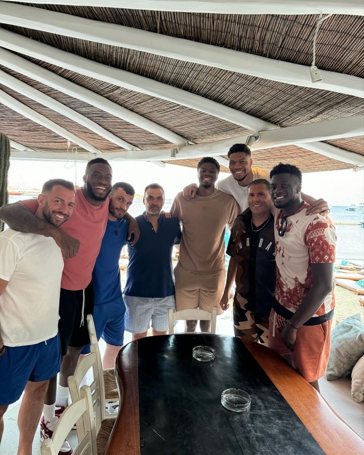 字母哥兄弟五人全部职业球员,家族传奇的简单介绍 字母哥兄弟五人全部职业球员,家族传奇的简单介绍