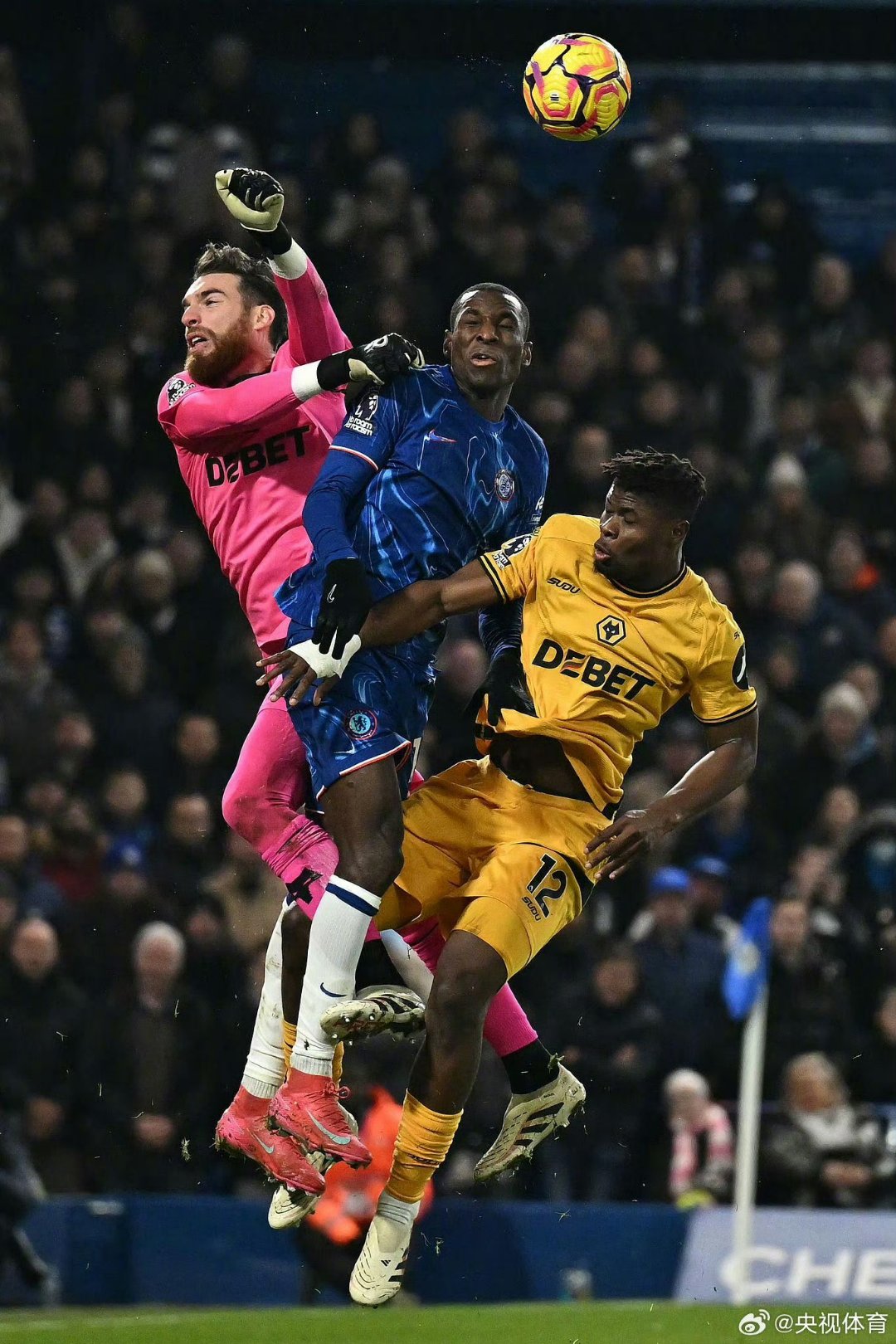 英超争四激烈，谁能笑到最后？