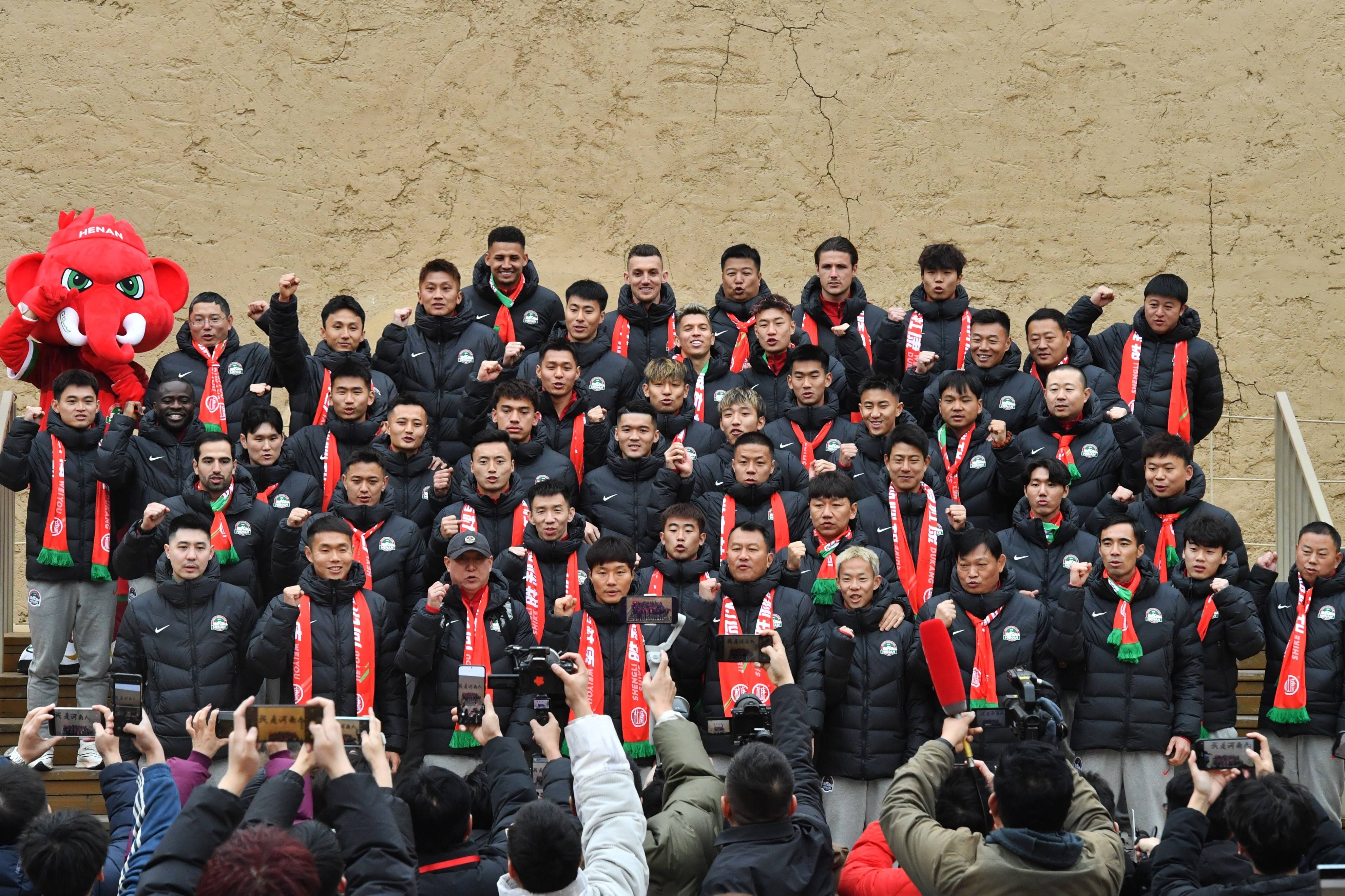 开云体育官网-球迷文化观察：谁是最狂热的中超粉？